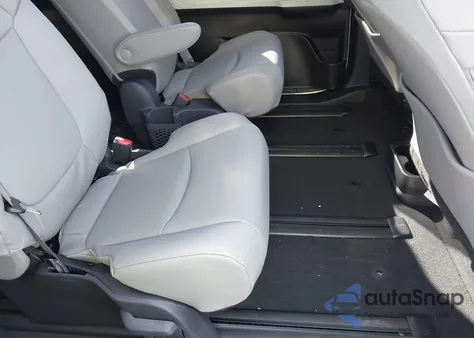 2025 Toyota Sienna Xle z USA, uszkodzony, nr VIN 5TDYSKFCXSS174782